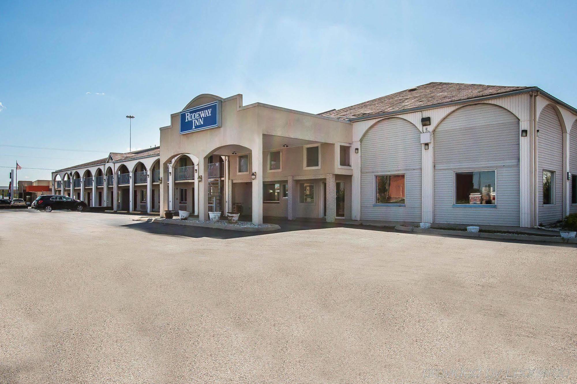 Rodeway Inn Effingham Exterior photo